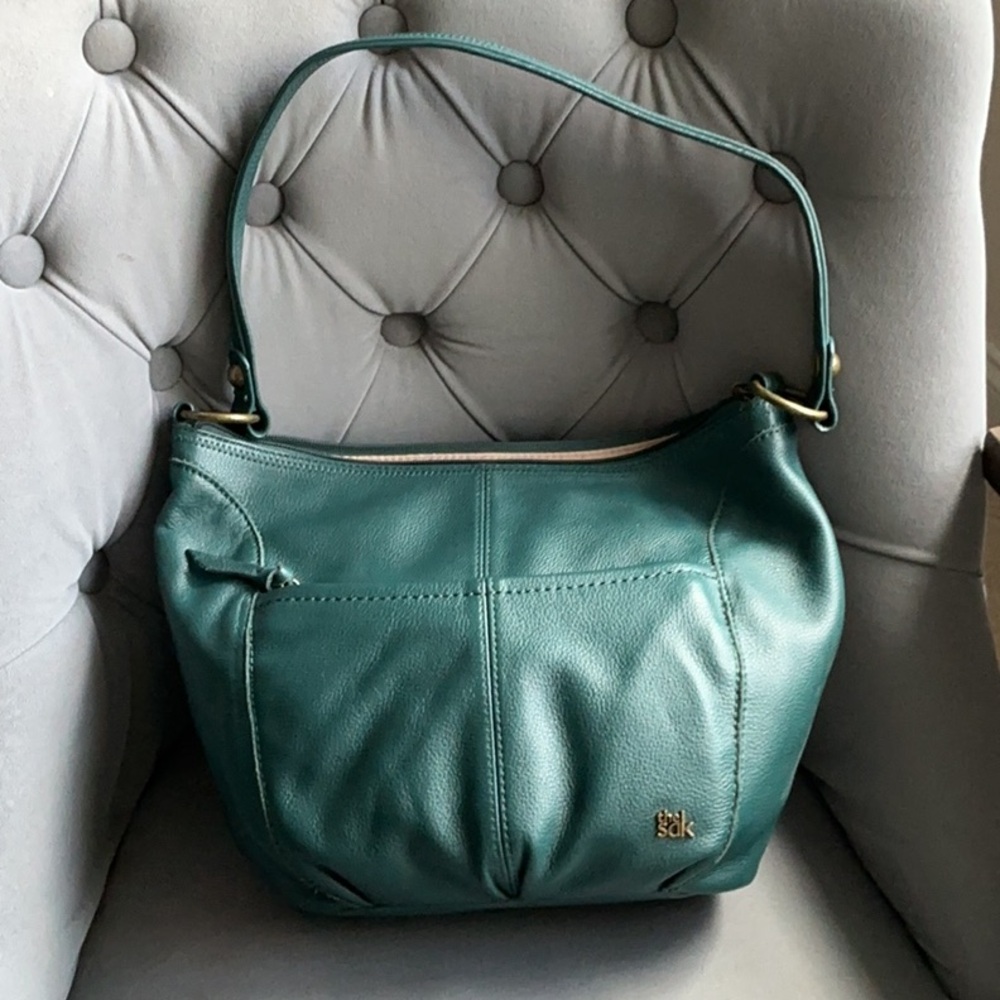 The Sak Green Leather Shoulder Bag with Slouchy Design